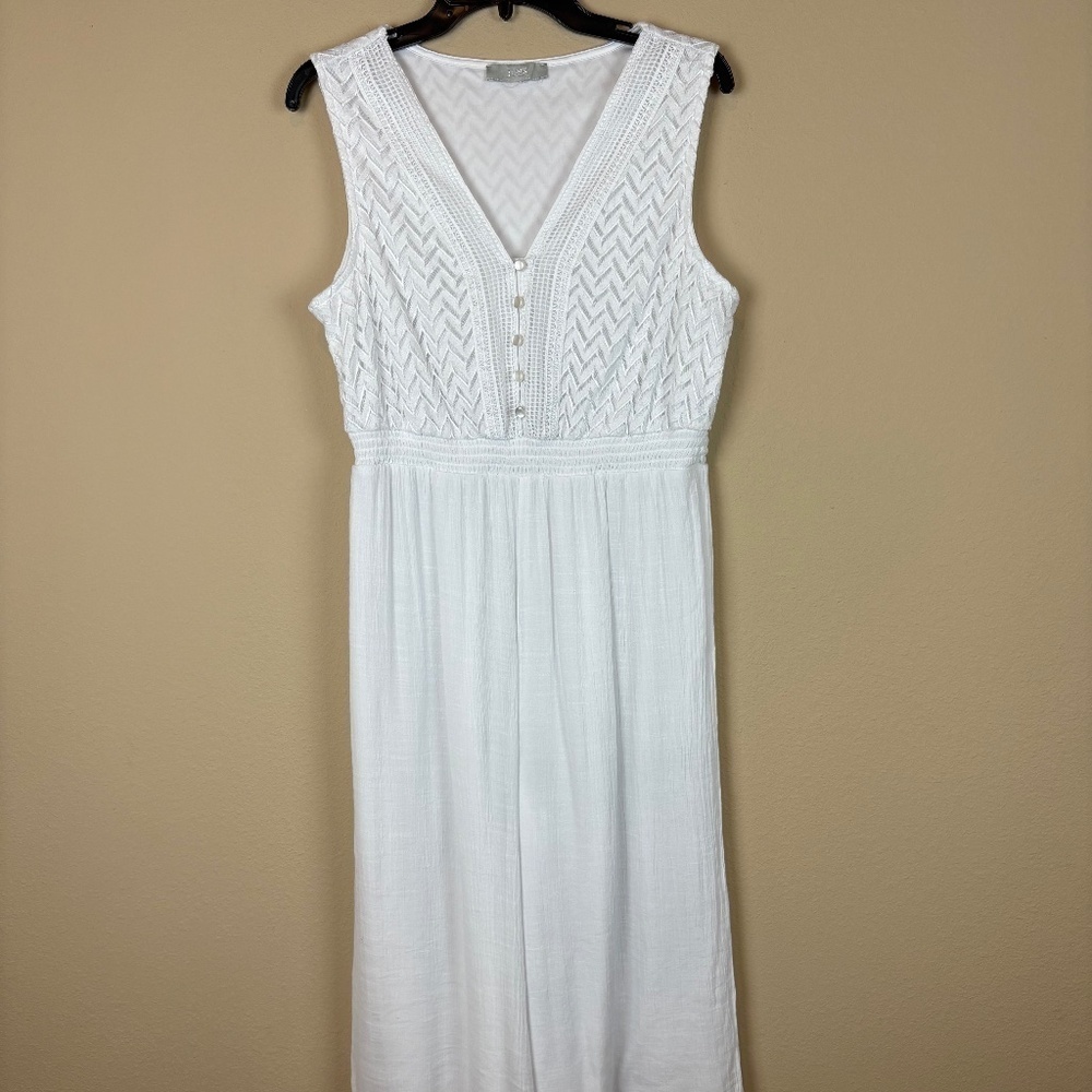 J. Gee White Lace/Gauze Sleeveless V-Neck Jumpsuit/Romper Fully Lined;